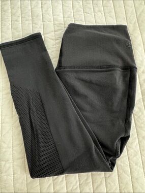 Lululemon Black Cropped Seamless Leggings with Mesh Panel